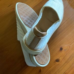Uggs canvas slip on